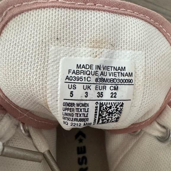 Rose Colored Lace Converse - Size 5 - Picture 3 of 6